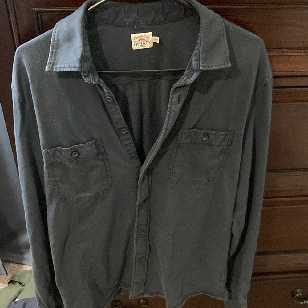 Faherty sunwashed knit shirt navy